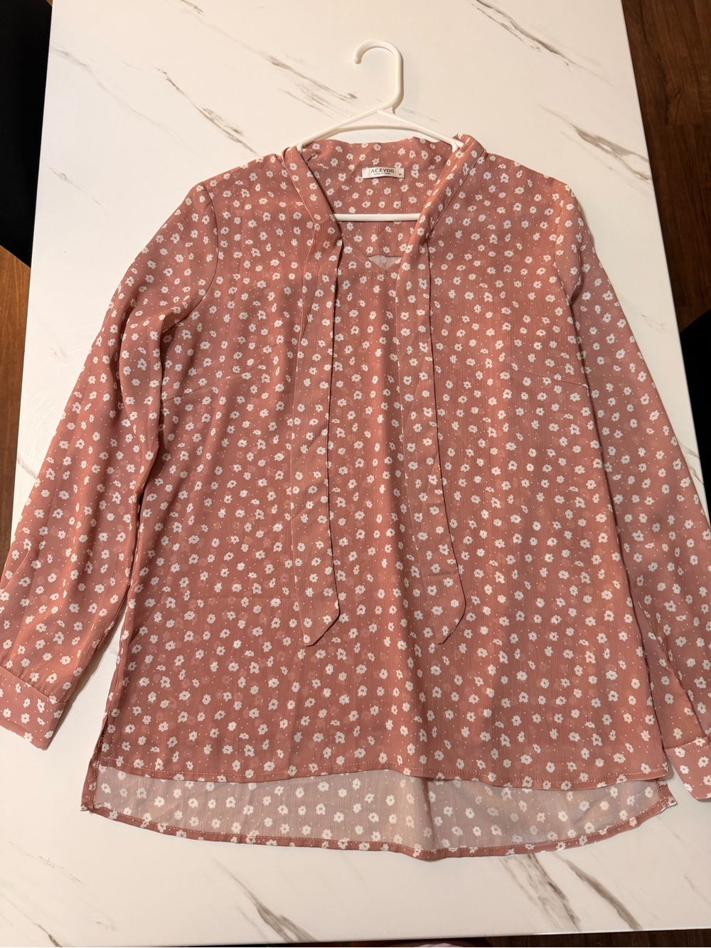 Acevog Pink Floral Tie-Neck Blouse